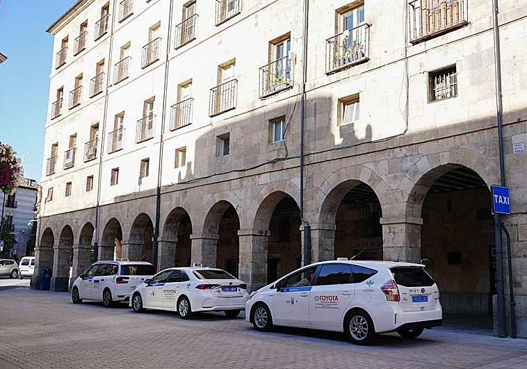 La Junta actualiza las tarifas máximas del taxi interurbano en Castilla y León a partir de enero de 2026